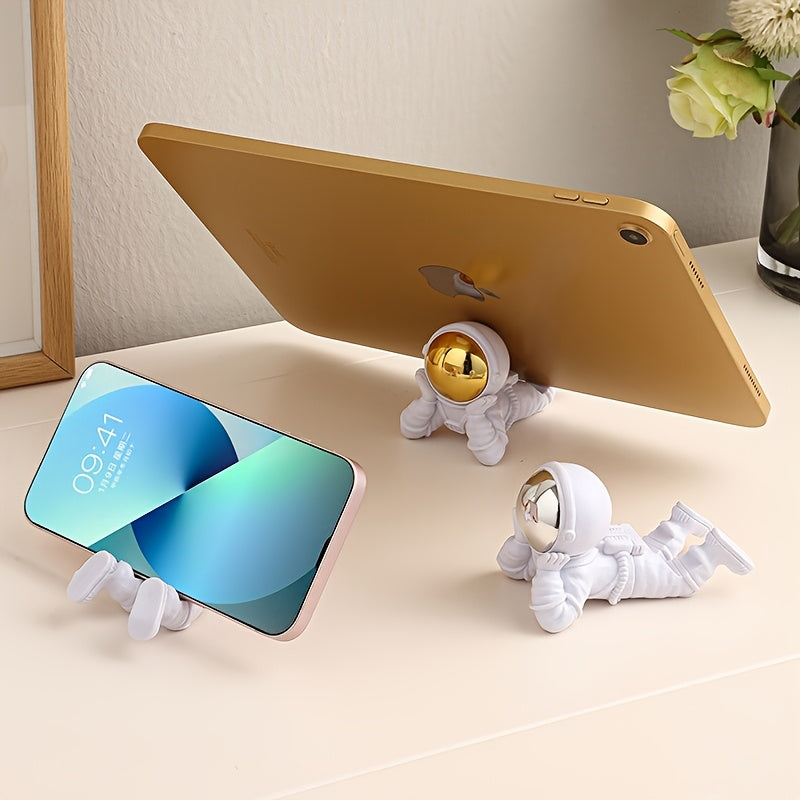 Astronaut phone stand detail